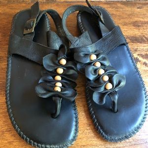 Clarks thong sandals w wooden bead details